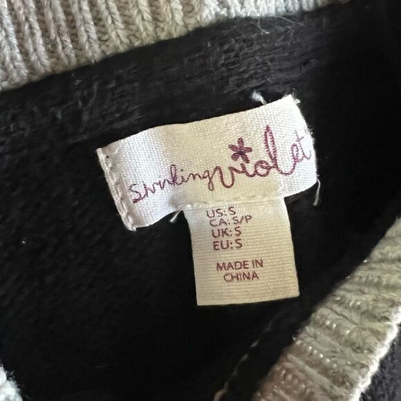 Women's Festive Knit Sweater - Picture 4 of 5